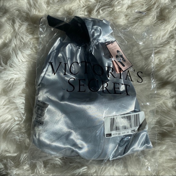 Victoria’s Secret Rhinestones Slippers Sandals - Picture 3 of 8